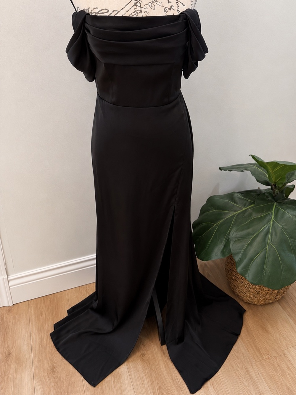 Azazie Black Satin Formal Dress Size A8 Removable Cap Sleeve‎ Bridesmaid